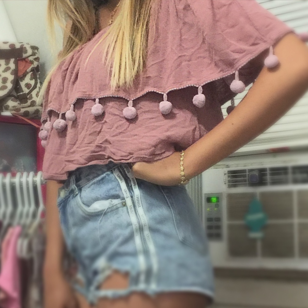 Pink crop too shoulder off for women